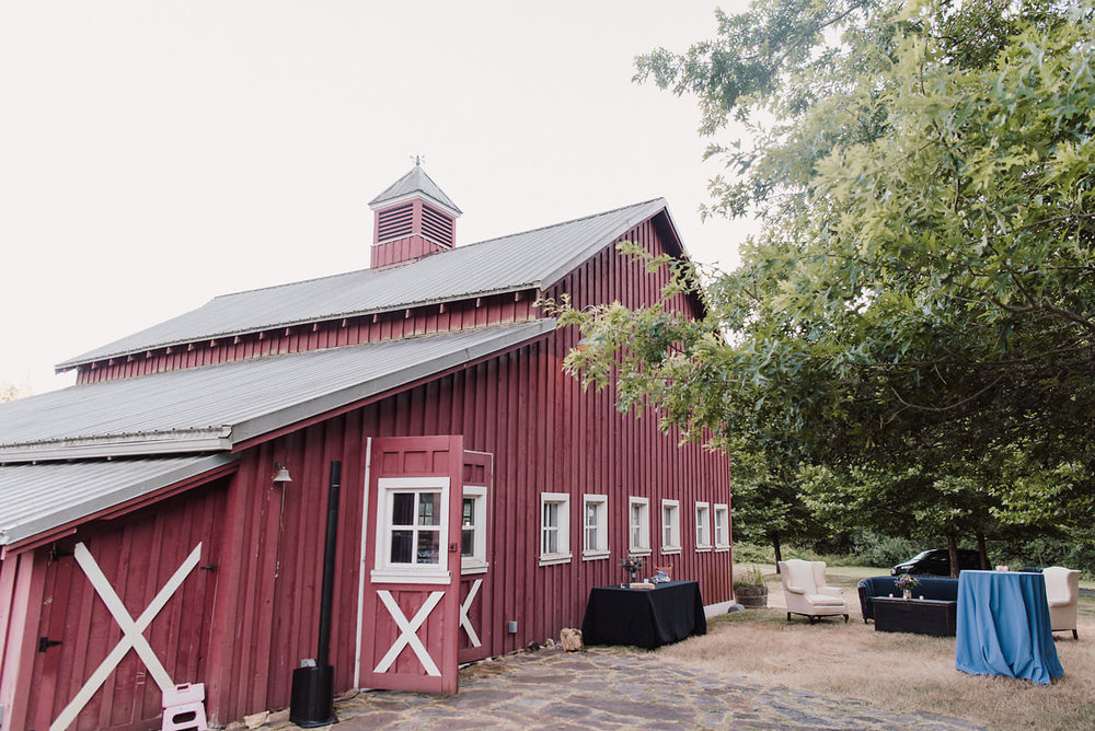  Storybrooks farm events wedding photos Redmond, Wa | Julianna J Photography | juliannajphotography.com 