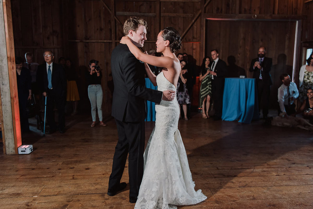  Storybrooks farm events wedding photos Redmond, Wa | Julianna J Photography | juliannajphotography.com 