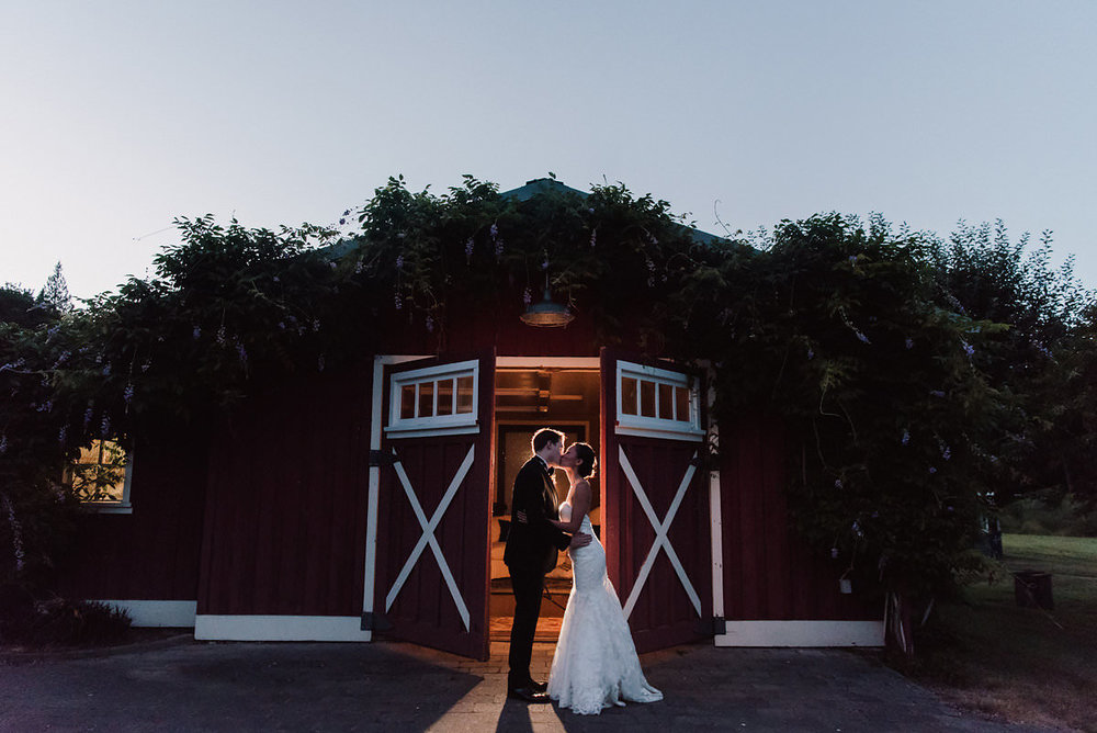  Storybrooks farm events wedding photos Redmond, Wa | Julianna J Photography | juliannajphotography.com 